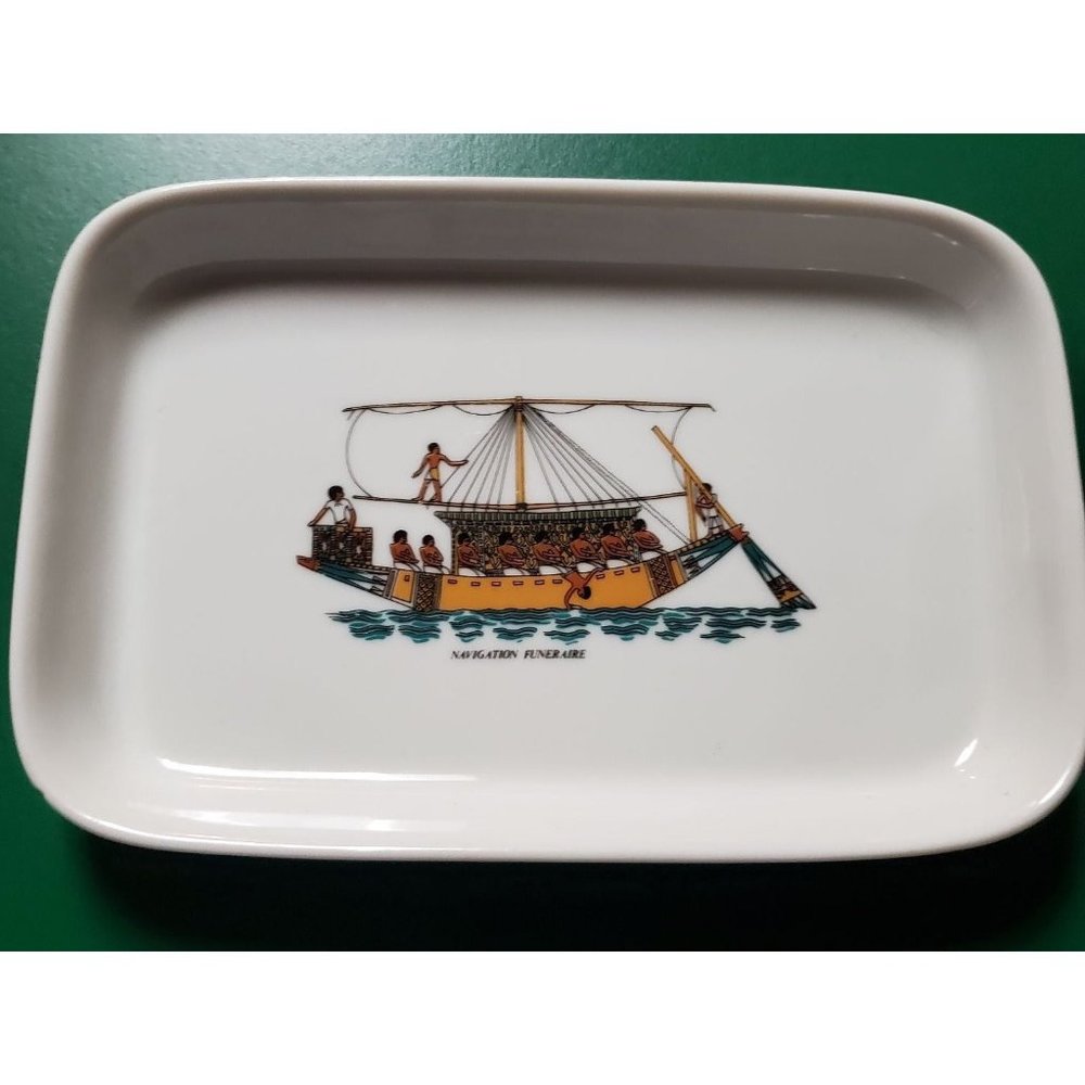 Vintage Porcelain Egypt Ceramica Hieroglyphic Porcelain Collectible plate/platte
